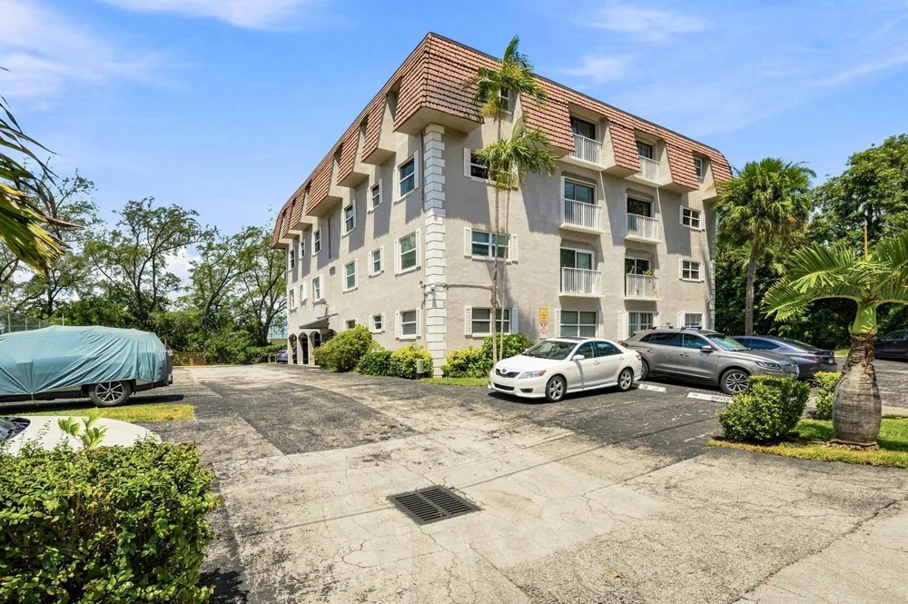 5951 NE 14th Lane #204N Fort Lauderdale, FL 33334