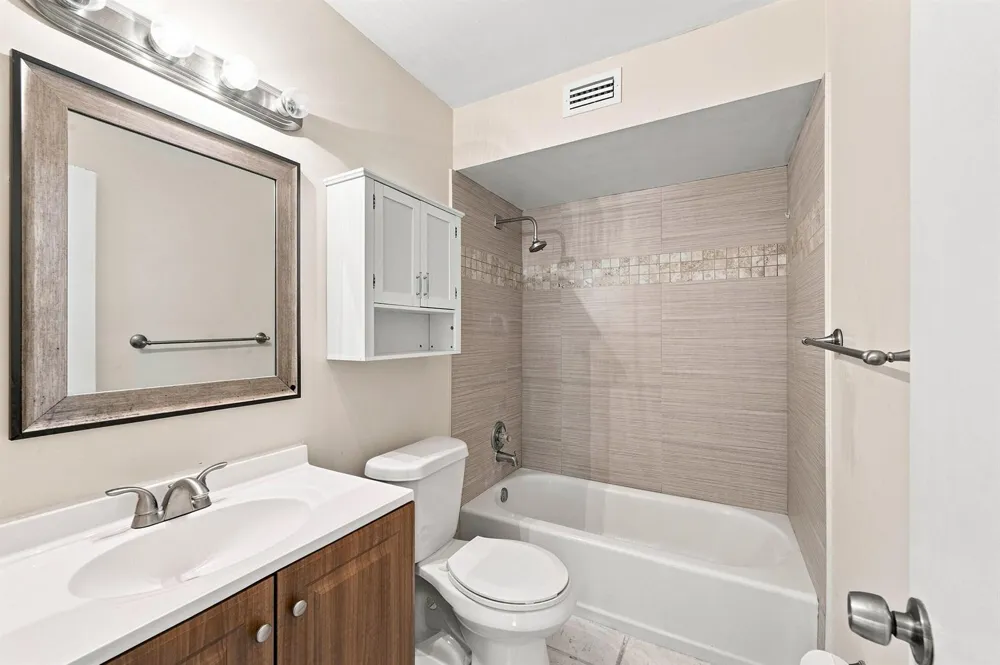 5951 NE 14th Lane #204N Fort Lauderdale, FL 33334