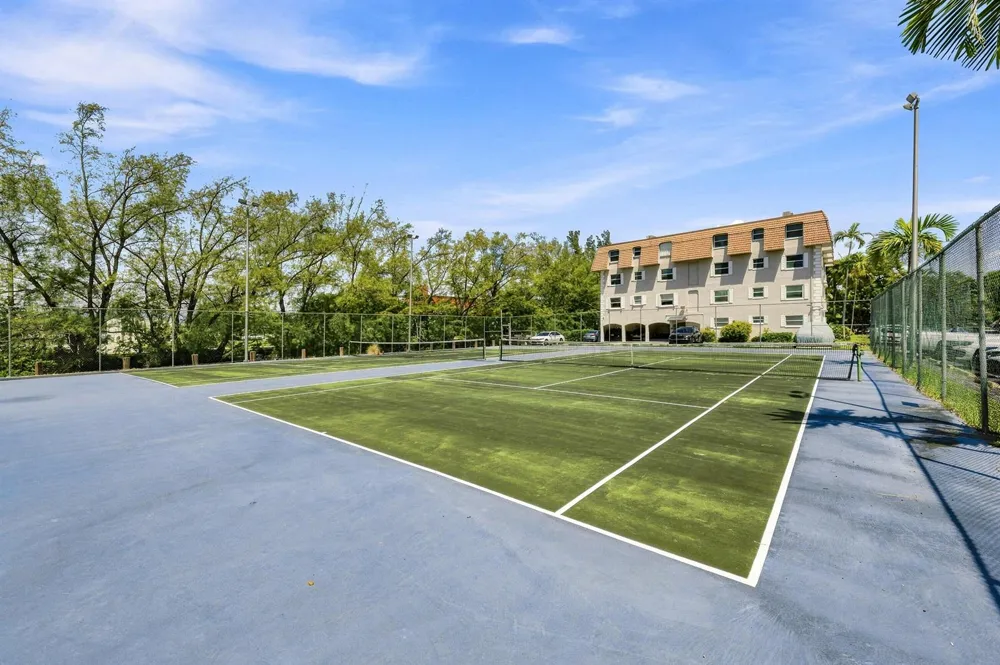 5951 NE 14th Lane #204N Fort Lauderdale, FL 33334