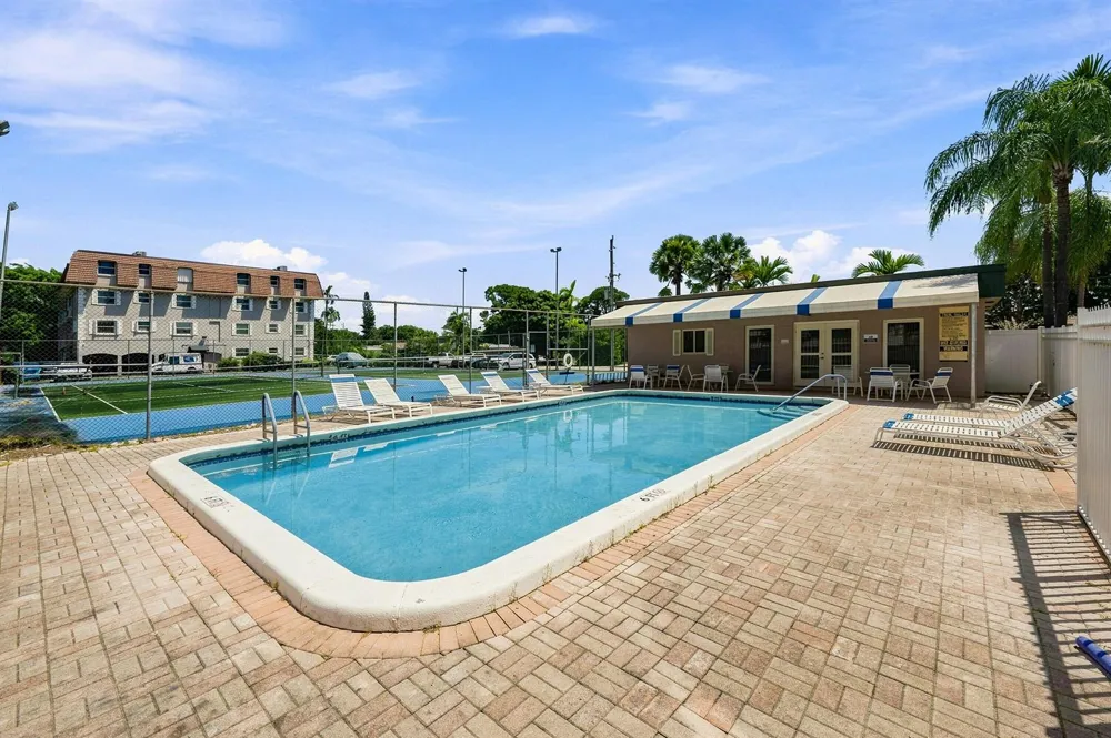 5951 NE 14th Lane #204N Fort Lauderdale, FL 33334