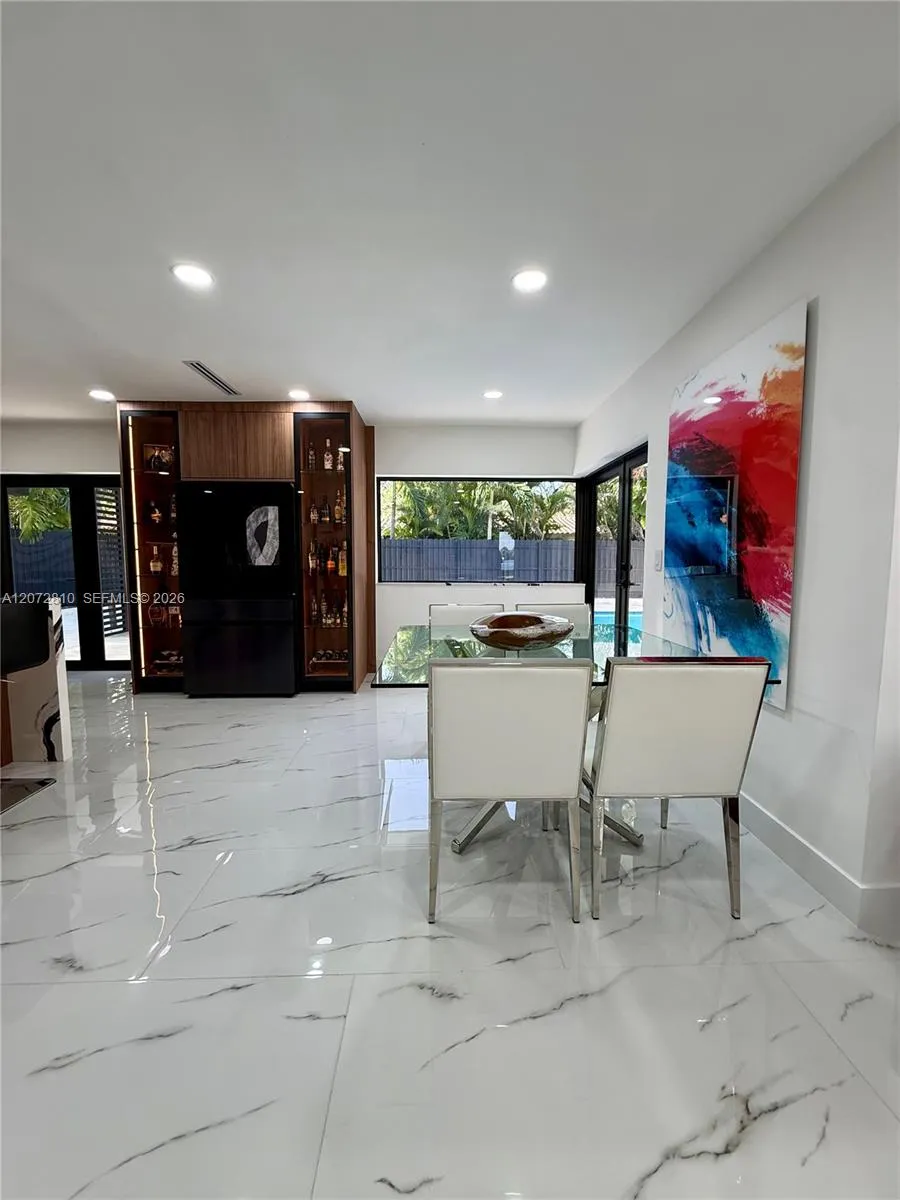 6901 S Miami Lakeway S Miami Lakes, FL 33014