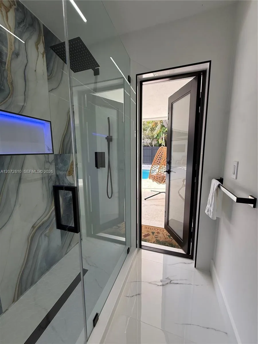 6901 S Miami Lakeway S Miami Lakes, FL 33014