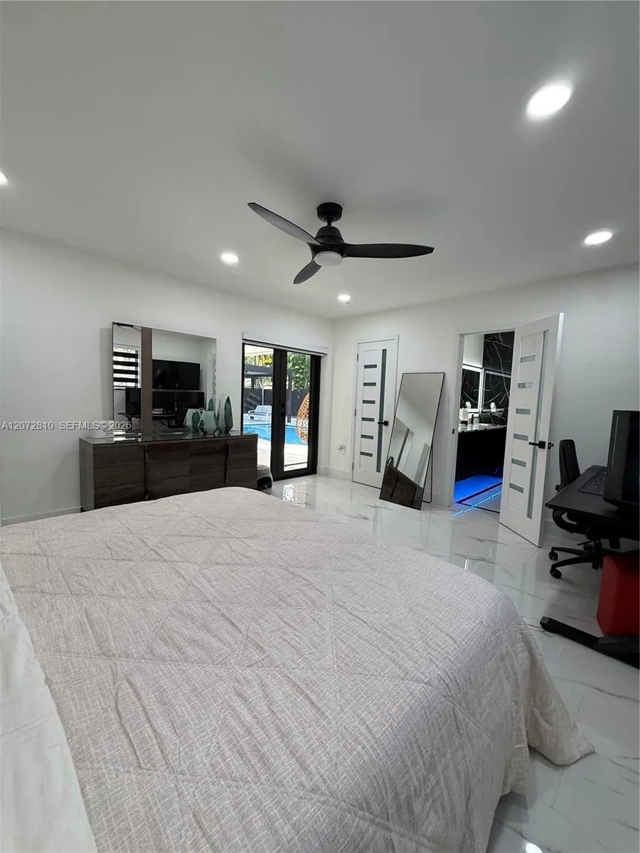 6901 S Miami Lakeway S Miami Lakes, FL 33014