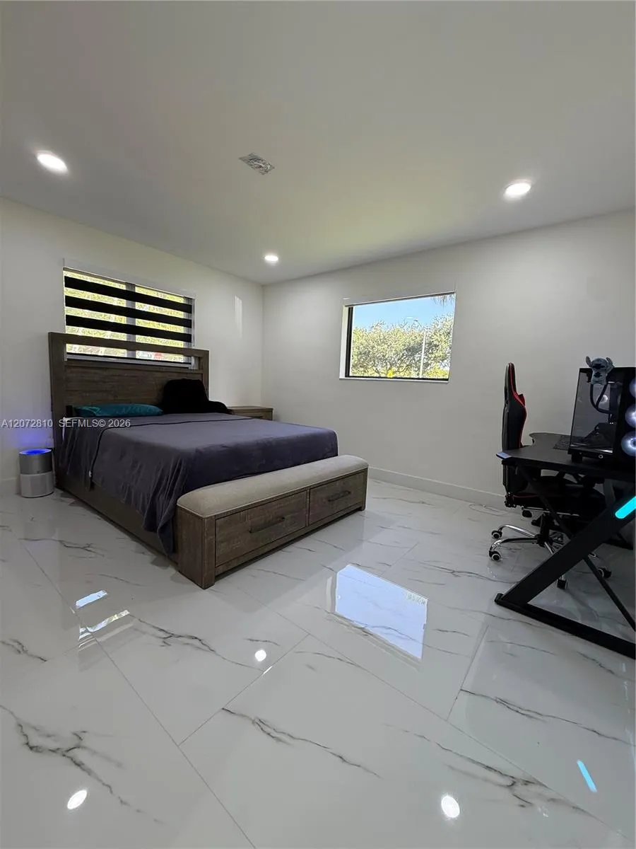 6901 S Miami Lakeway S Miami Lakes, FL 33014