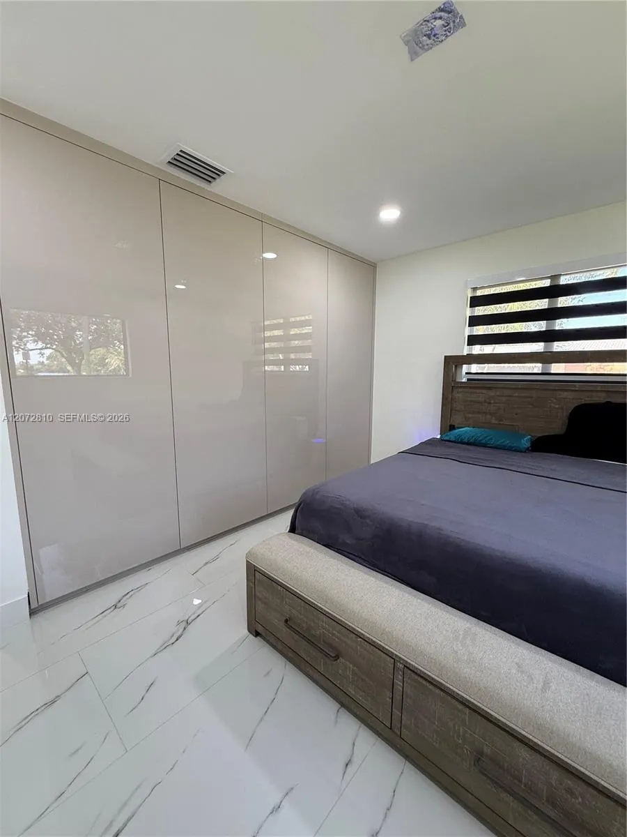 6901 S Miami Lakeway S Miami Lakes, FL 33014
