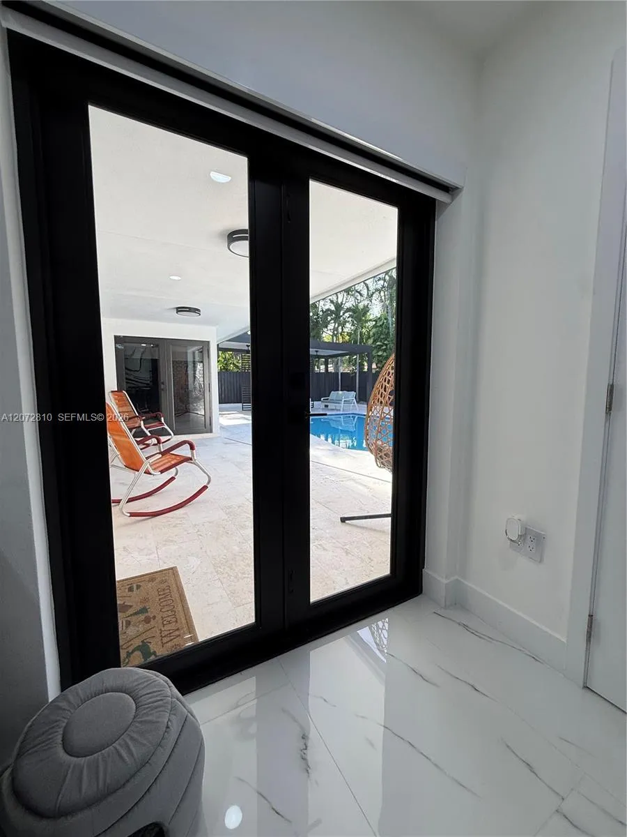 6901 S Miami Lakeway S Miami Lakes, FL 33014