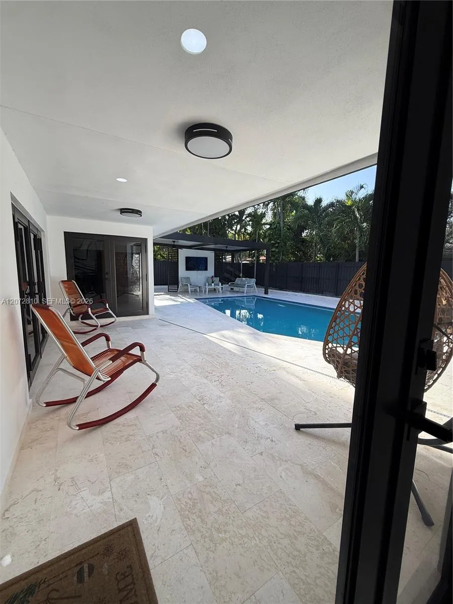 6901 S Miami Lakeway S Miami Lakes, FL 33014