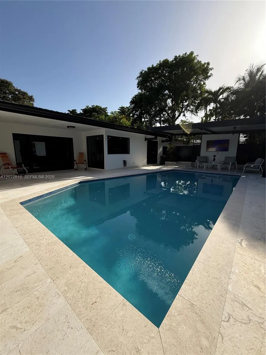 6901 S Miami Lakeway S Miami Lakes, FL 33014