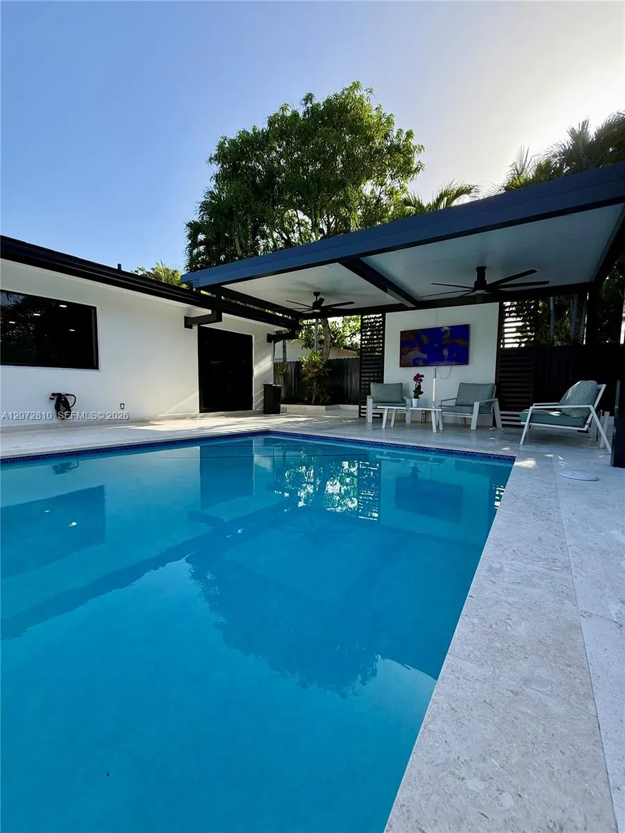 6901 S Miami Lakeway S Miami Lakes, FL 33014