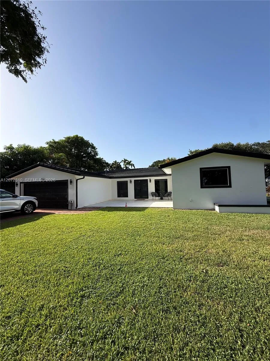 6901 S Miami Lakeway S Miami Lakes, FL 33014