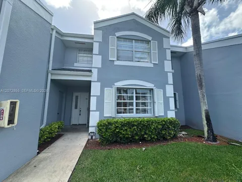 2003 SE 27th Dr #102-A
