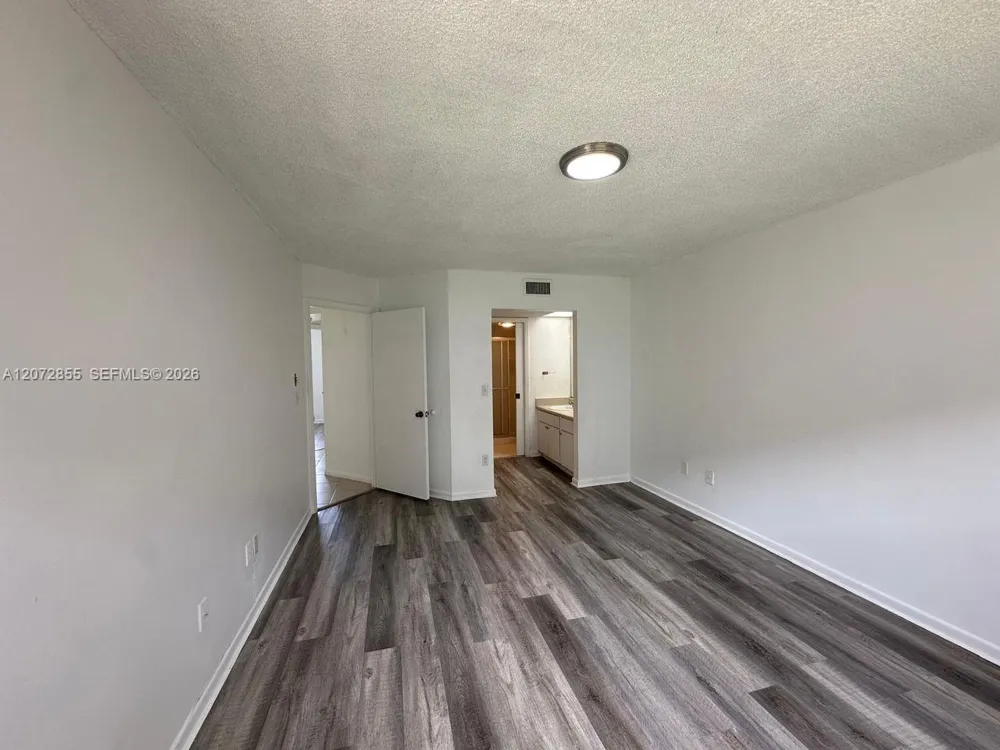 2003 SE 27th Dr #102-A Homestead, FL 33035