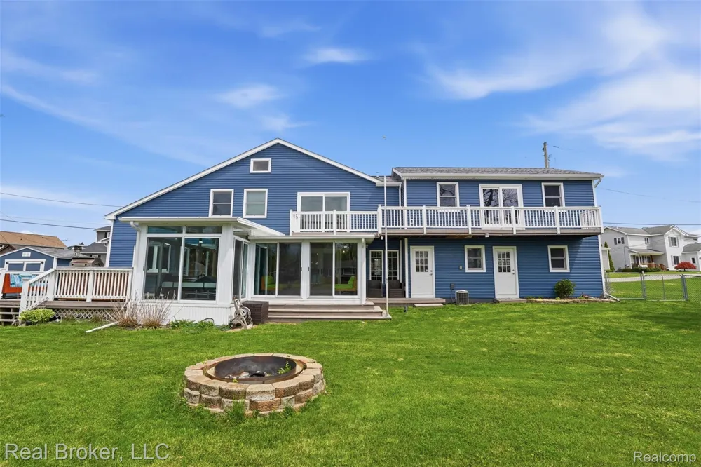 2299 Kingston Street White Lake Charter Township, MI 48386