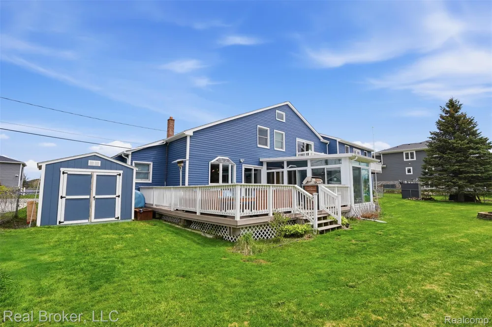 2299 Kingston Street White Lake Charter Township, MI 48386