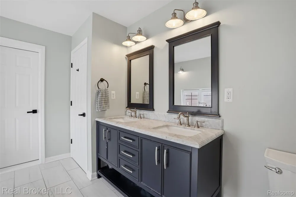 2299 Kingston Street White Lake Charter Township, MI 48386