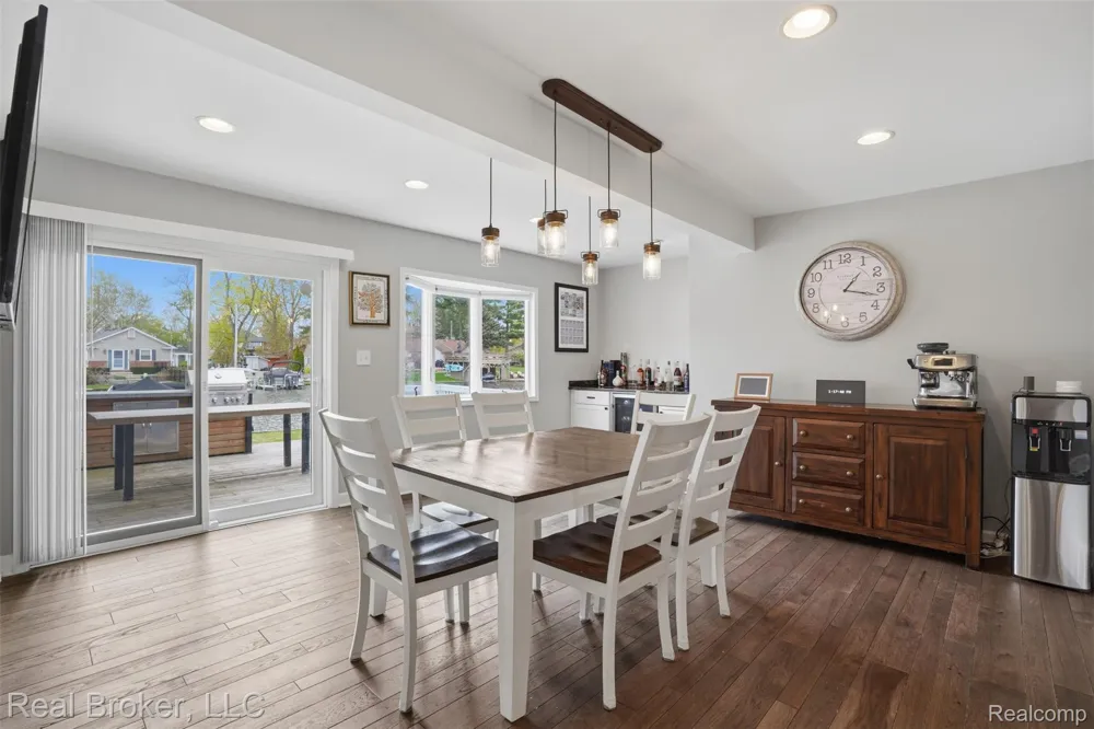 2299 Kingston Street White Lake Charter Township, MI 48386