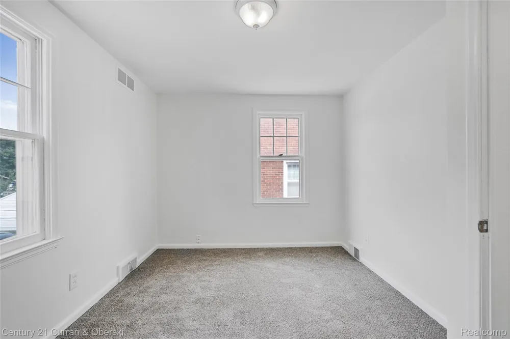 23828 Hollander Street Dearborn City, MI 48128