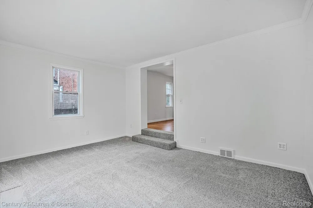 23828 Hollander Street Dearborn City, MI 48128