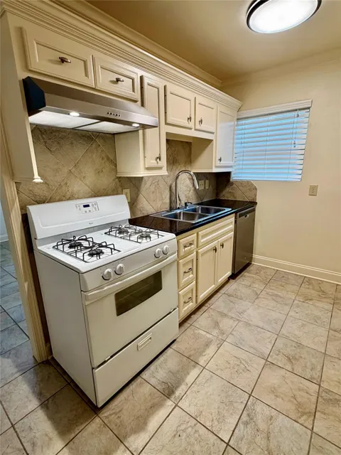 2812 Wichita #13