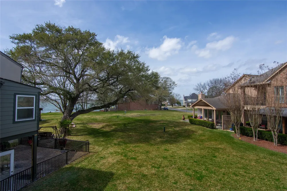 1926 Clipper Court Willis, TX 77318