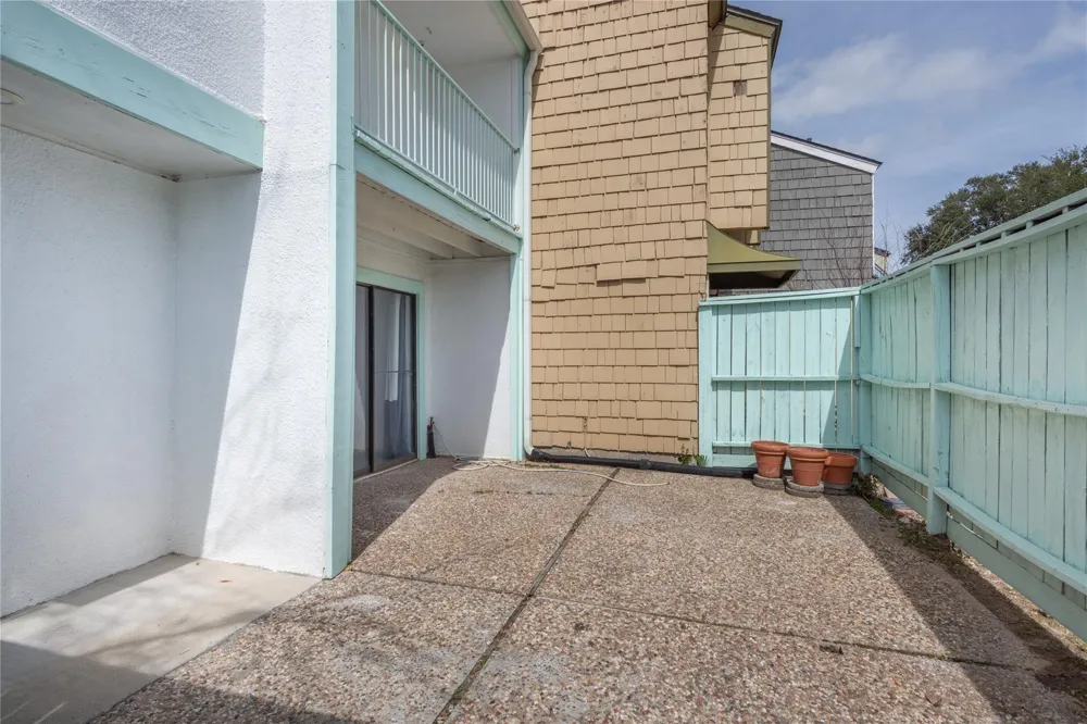 1926 Clipper Court Willis, TX 77318