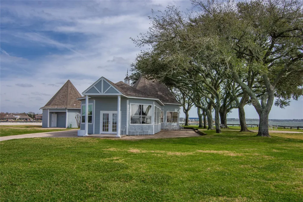 1926 Clipper Court Willis, TX 77318