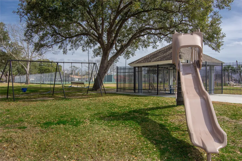 1926 Clipper Court Willis, TX 77318