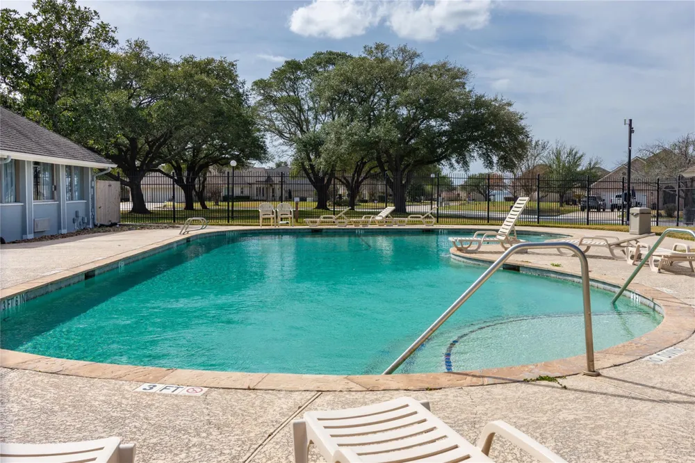 1926 Clipper Court Willis, TX 77318