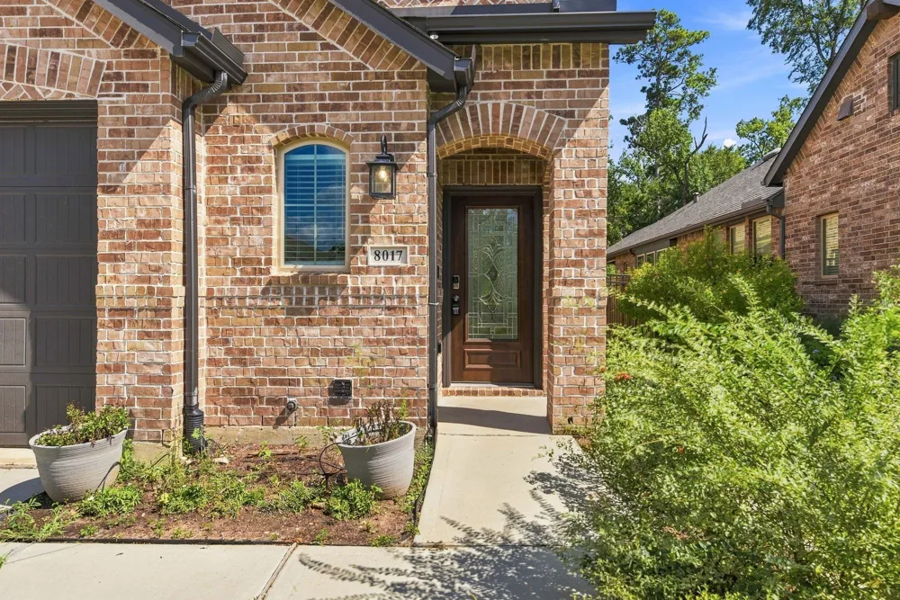 8017 Whisper Grove Drive Magnolia, TX 77354