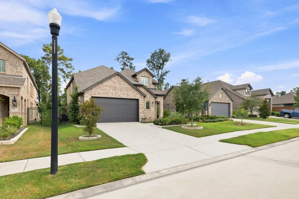 8017 Whisper Grove Drive Magnolia, TX 77354