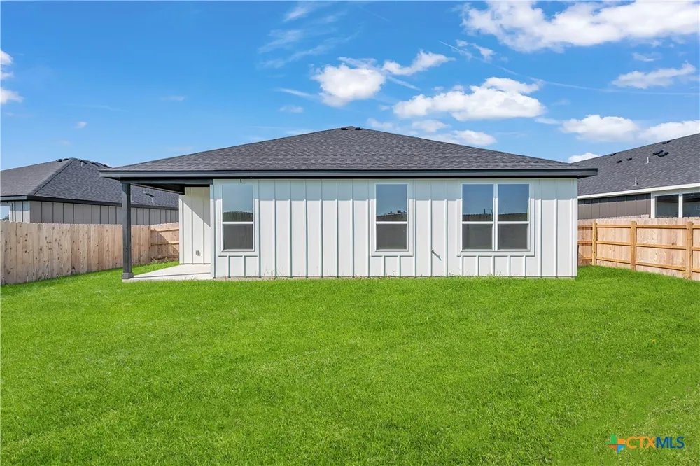 425 Mustang Loop Nolanville, TX 76559