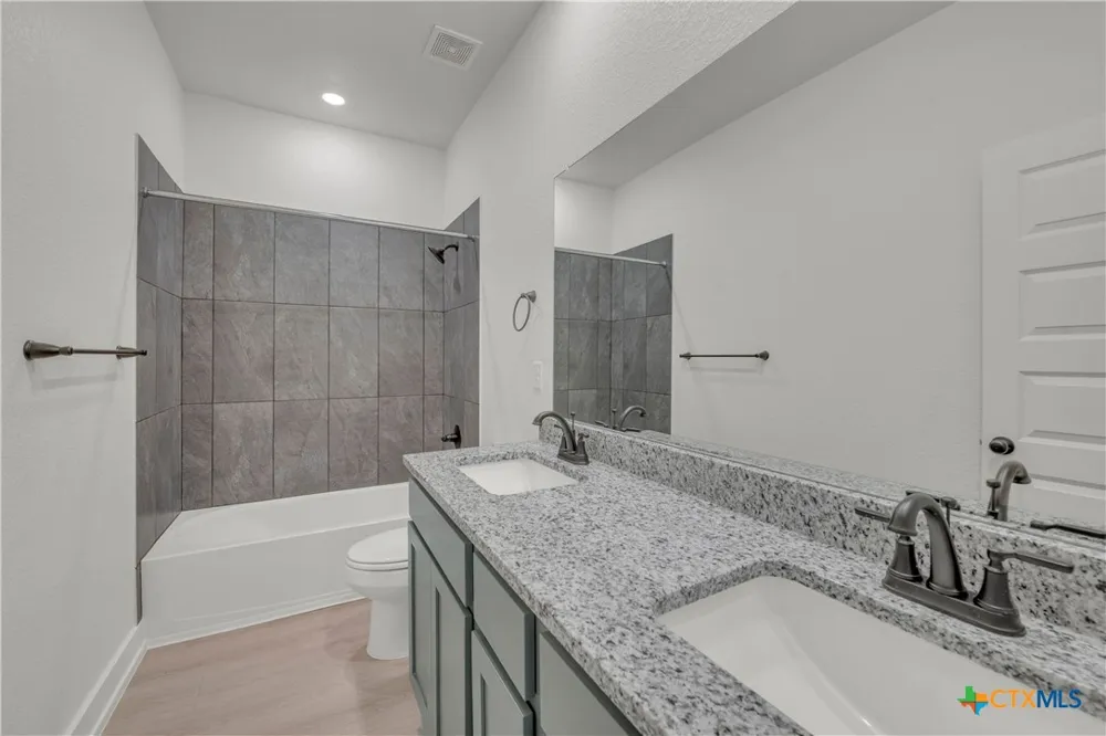 425 Mustang Loop Nolanville, TX 76559