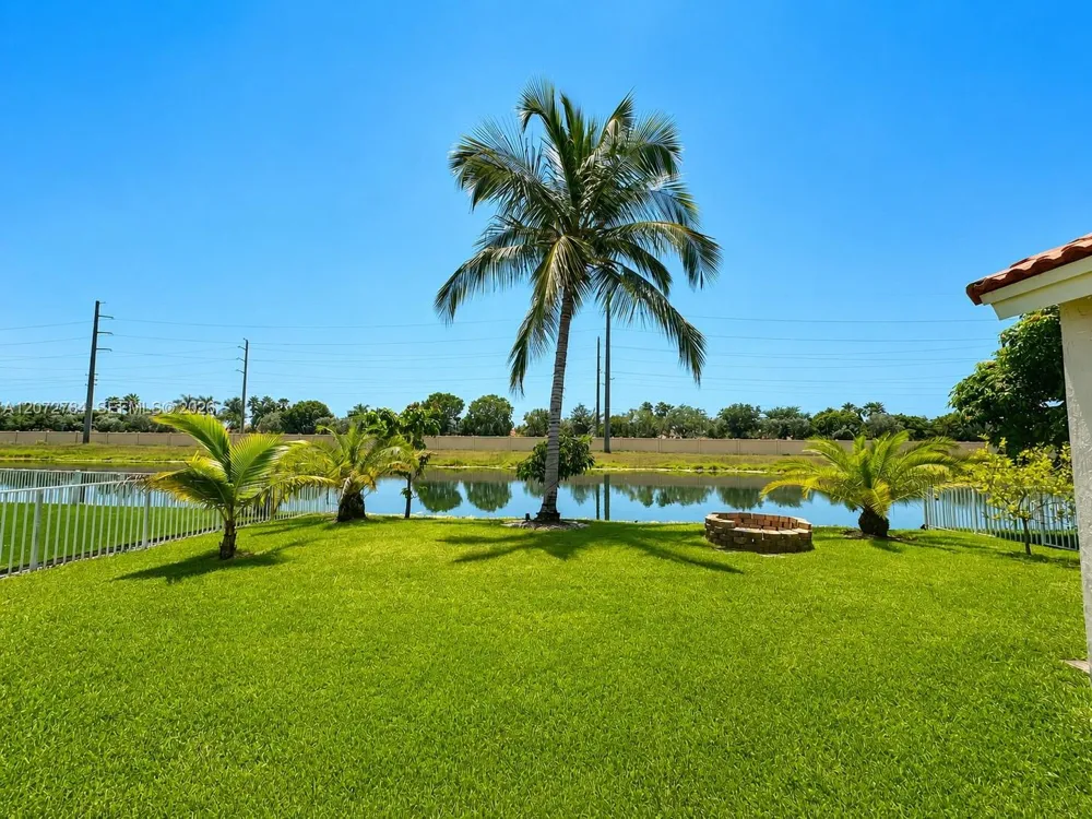 18724 SW 16th St Pembroke Pines, FL 33029