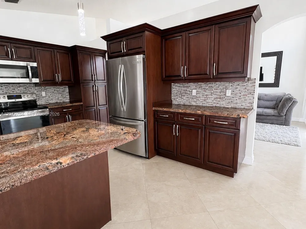 18724 SW 16th St Pembroke Pines, FL 33029