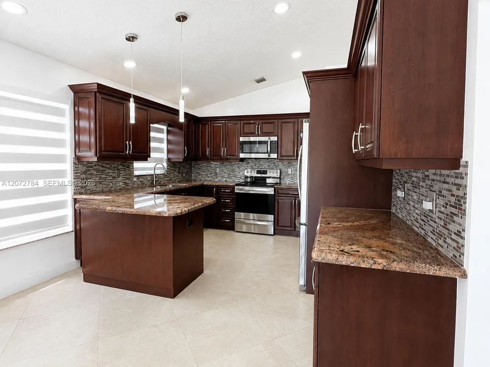 18724 SW 16th St Pembroke Pines, FL 33029