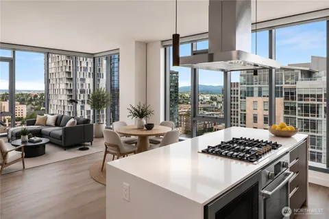 800 Columbia Street #2906