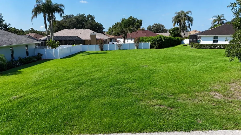 2116 LONGLEAF CIRCLE Lakeland, FL 33810