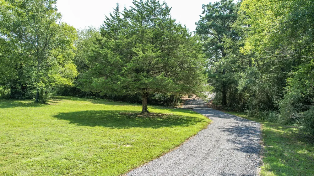 300 Mcclure Road Benton, TN 37307
