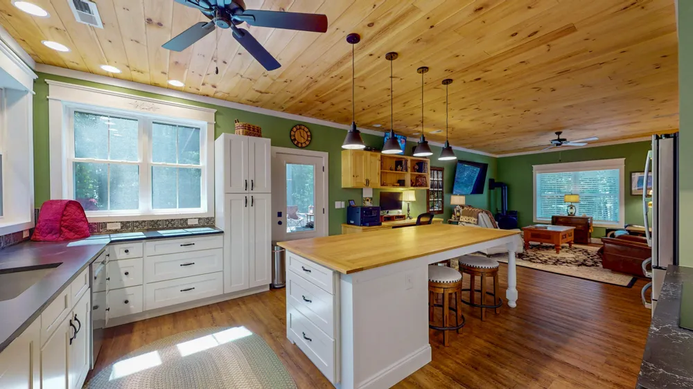 300 Mcclure Road Benton, TN 37307