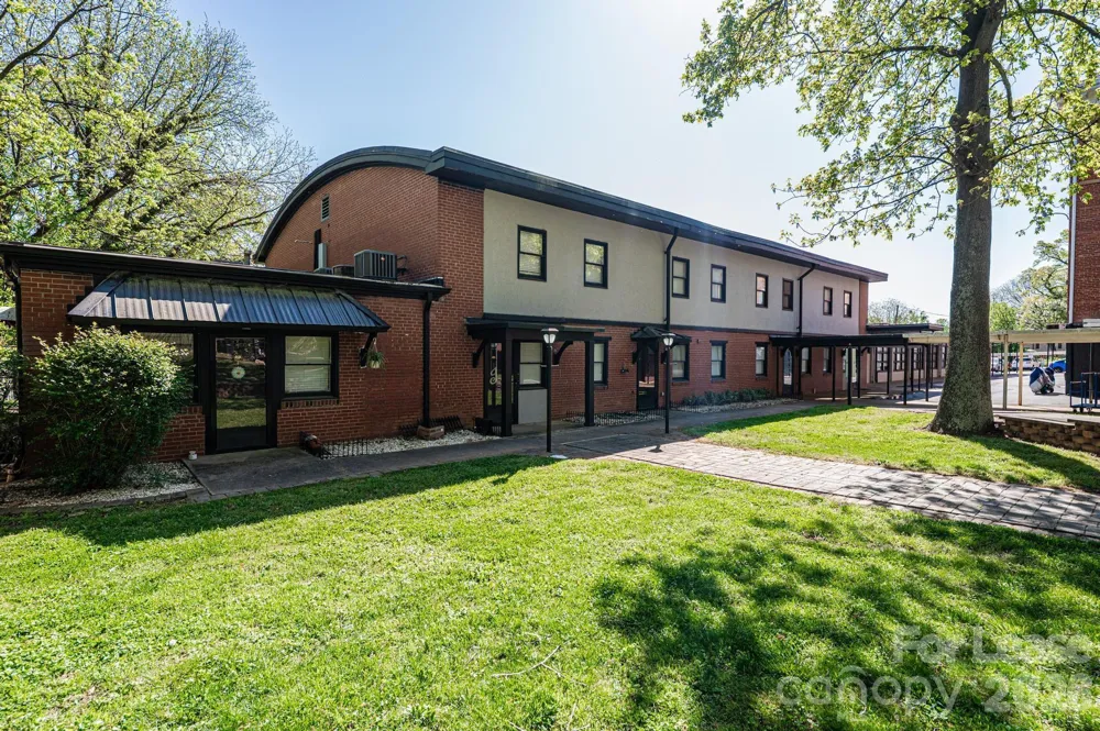 426 2nd Avenue SE Hickory, NC 28601