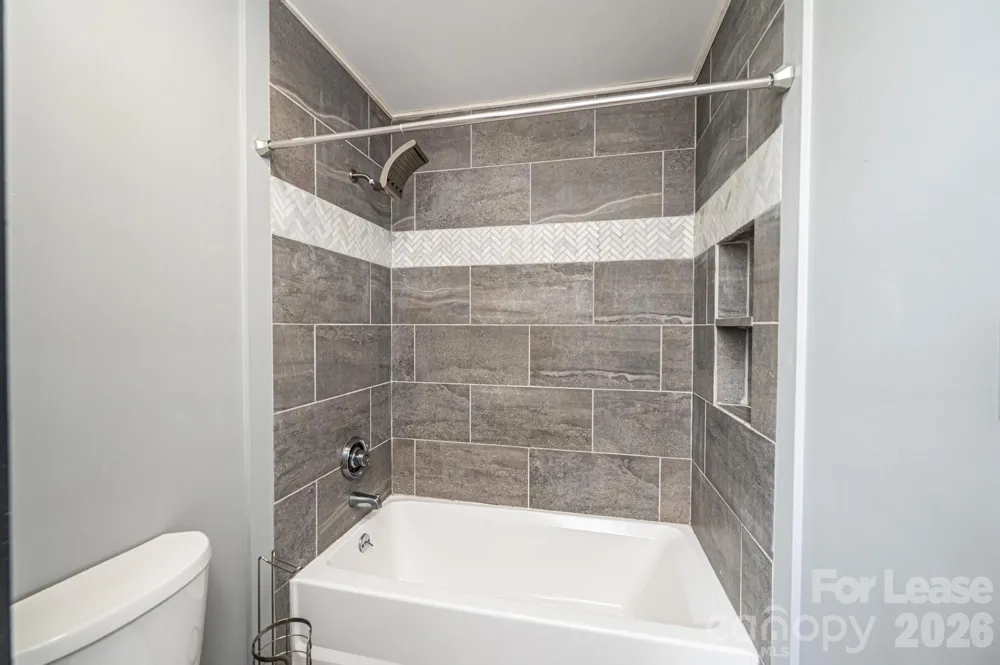 426 2nd Avenue SE Hickory, NC 28601
