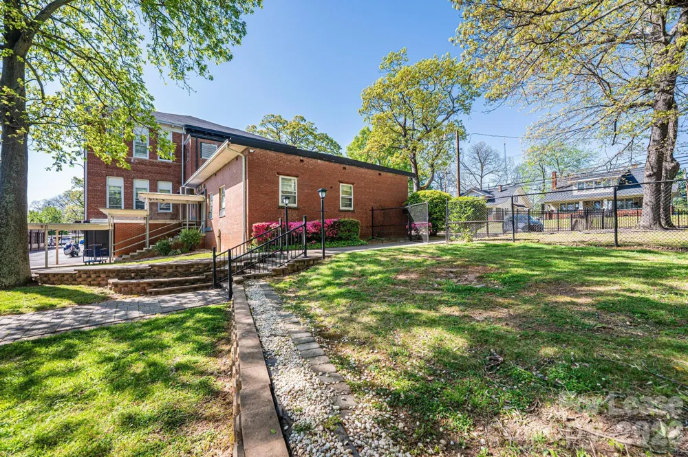 426 2nd Avenue SE Hickory, NC 28601
