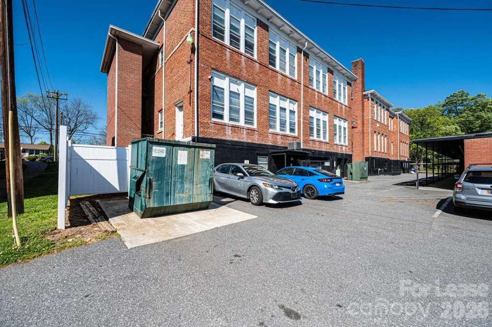 426 2nd Avenue SE Hickory, NC 28601
