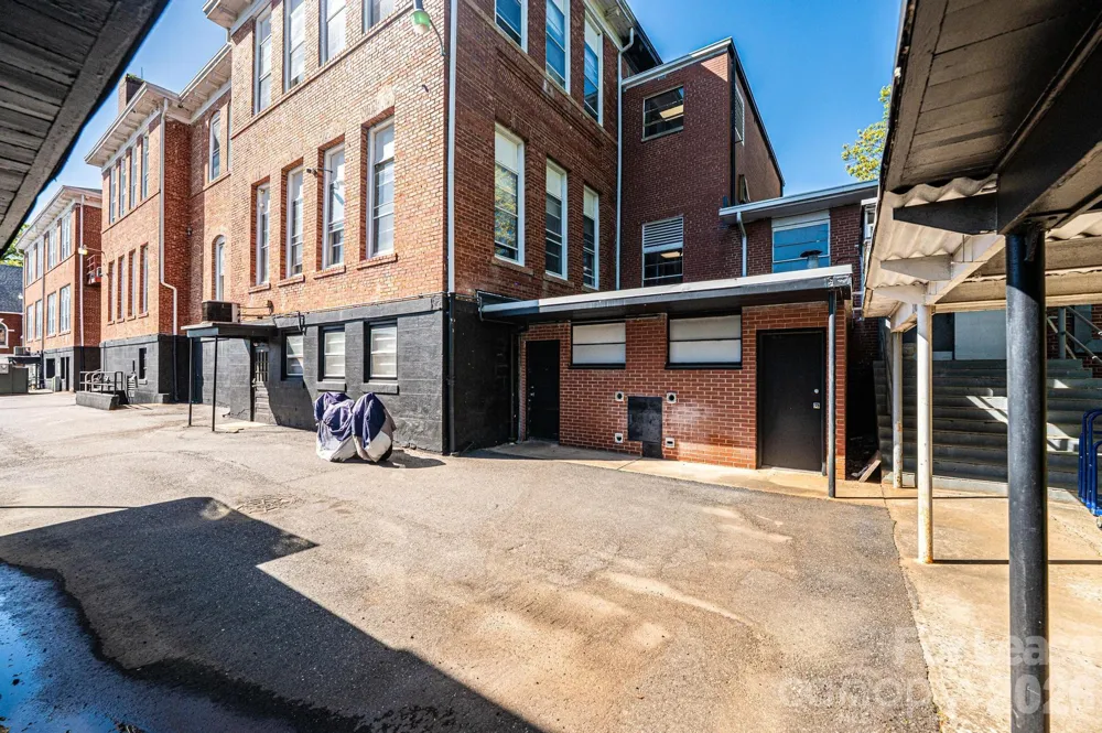 426 2nd Avenue SE Hickory, NC 28601