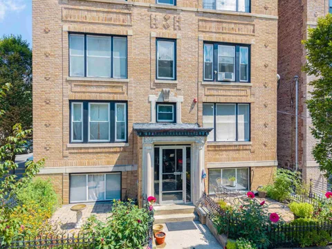 18 OAK ST