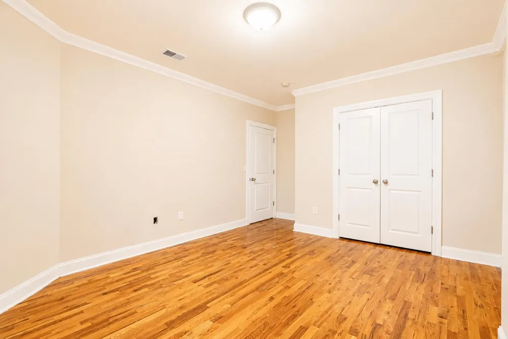 18 OAK ST Weehawken, NJ 07086