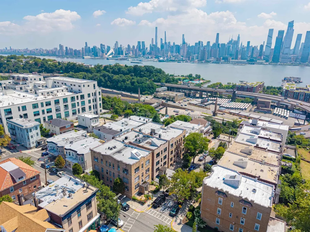 18 OAK ST Weehawken, NJ 07086
