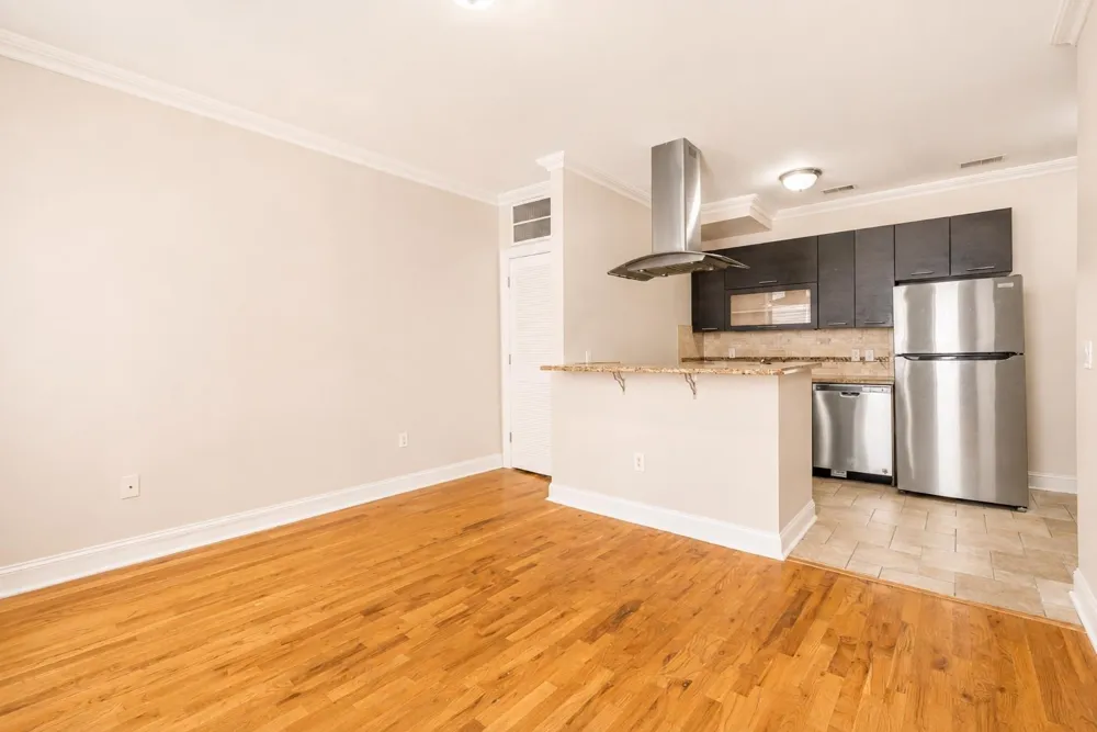18 OAK ST Weehawken, NJ 07086