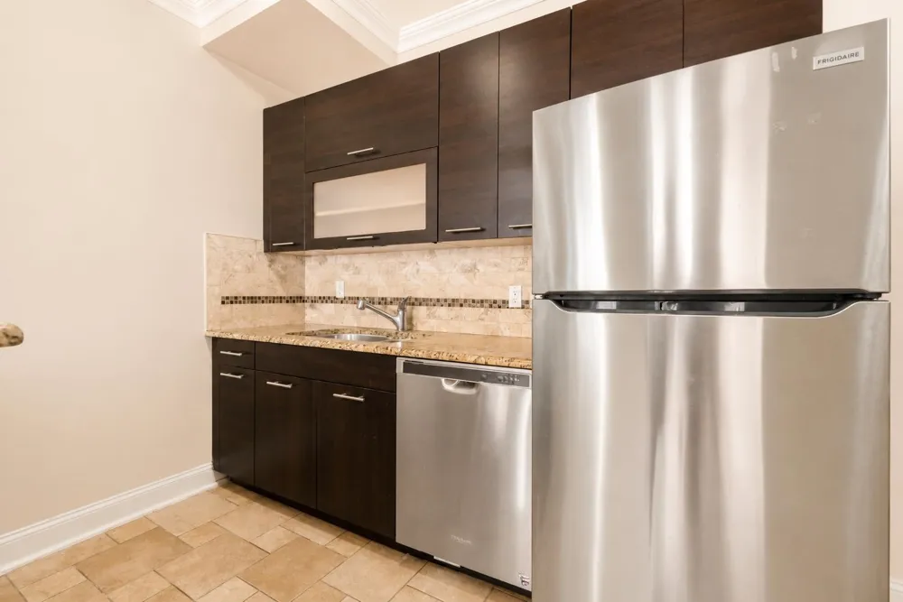 18 OAK ST Weehawken, NJ 07086