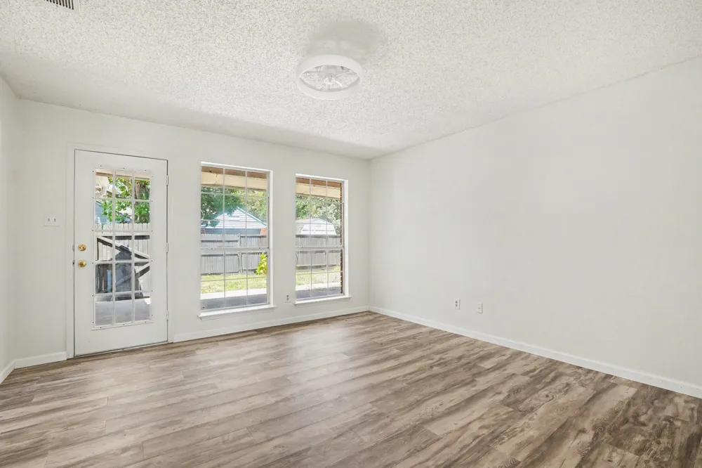 4002 Tropic Lane Rowlett, TX 75088